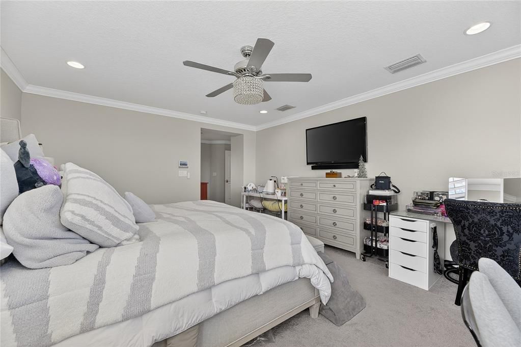 En Venta: $799,900 (5 camas, 4 baños, 3614 Pies cuadrados)