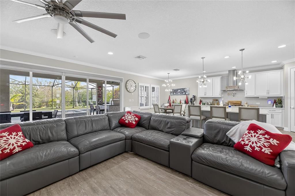 En Venta: $799,900 (5 camas, 4 baños, 3614 Pies cuadrados)