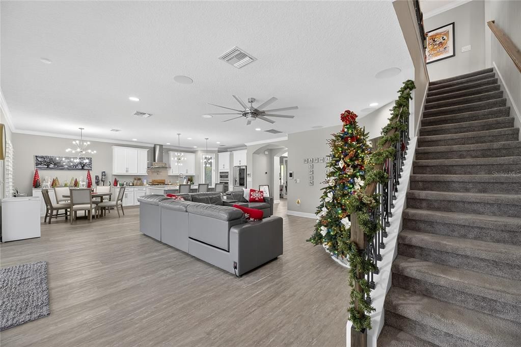 En Venta: $799,900 (5 camas, 4 baños, 3614 Pies cuadrados)