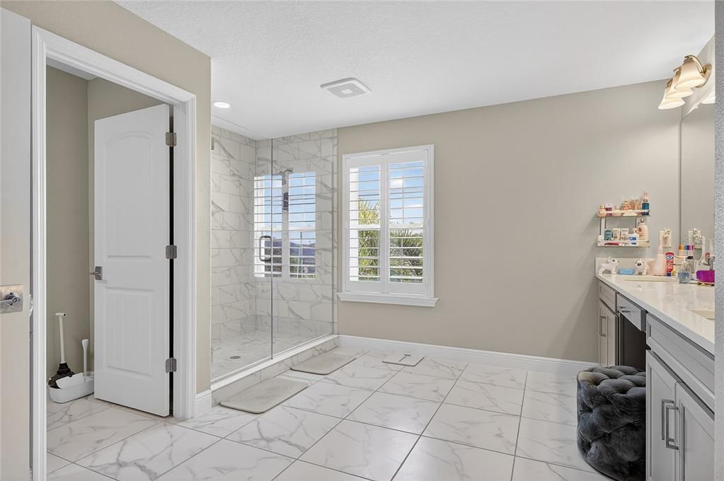 En Venta: $799,900 (5 camas, 4 baños, 3614 Pies cuadrados)