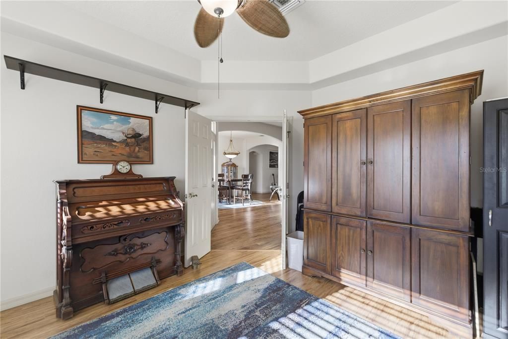 For Sale: $359,999 (3 beds, 2 baths, 2360 Square Feet)