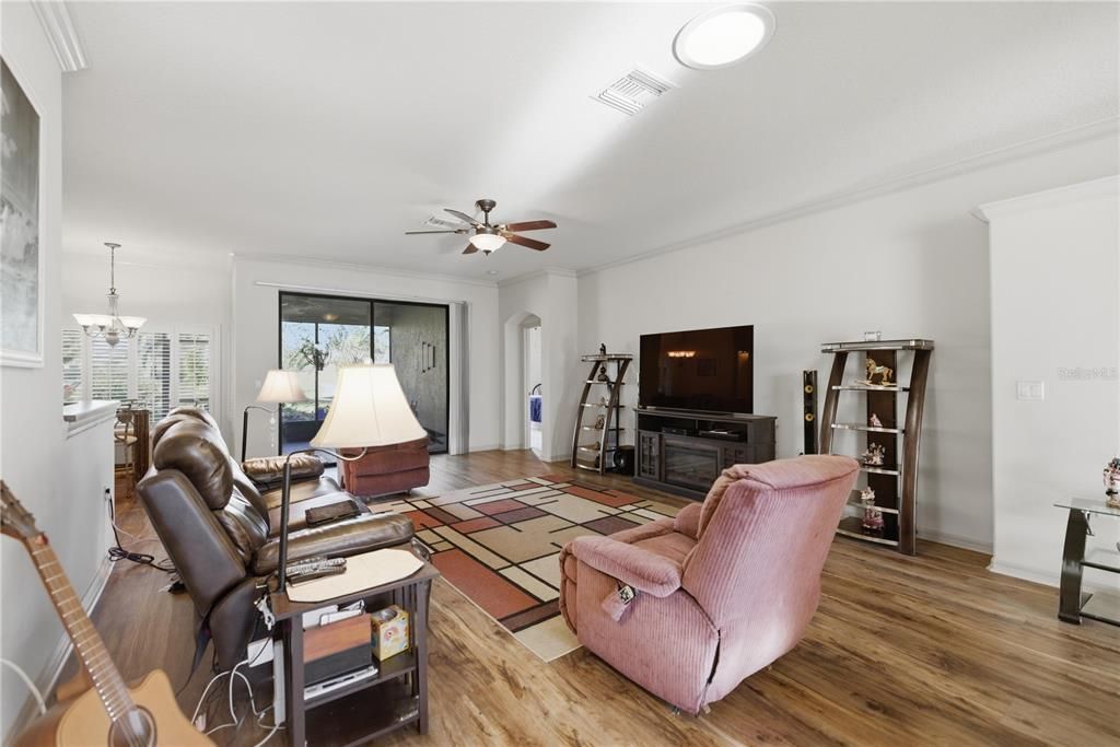 For Sale: $359,999 (3 beds, 2 baths, 2360 Square Feet)