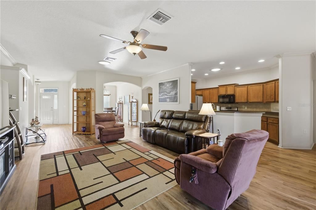 For Sale: $359,999 (3 beds, 2 baths, 2360 Square Feet)