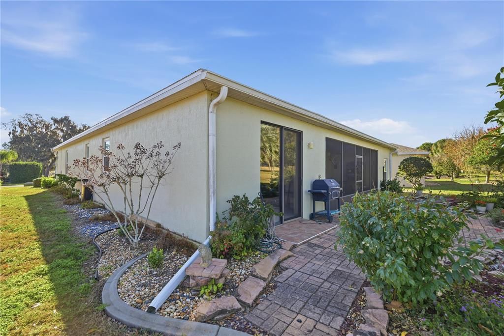 For Sale: $359,999 (3 beds, 2 baths, 2360 Square Feet)