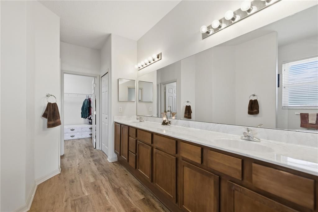 For Sale: $359,999 (3 beds, 2 baths, 2360 Square Feet)