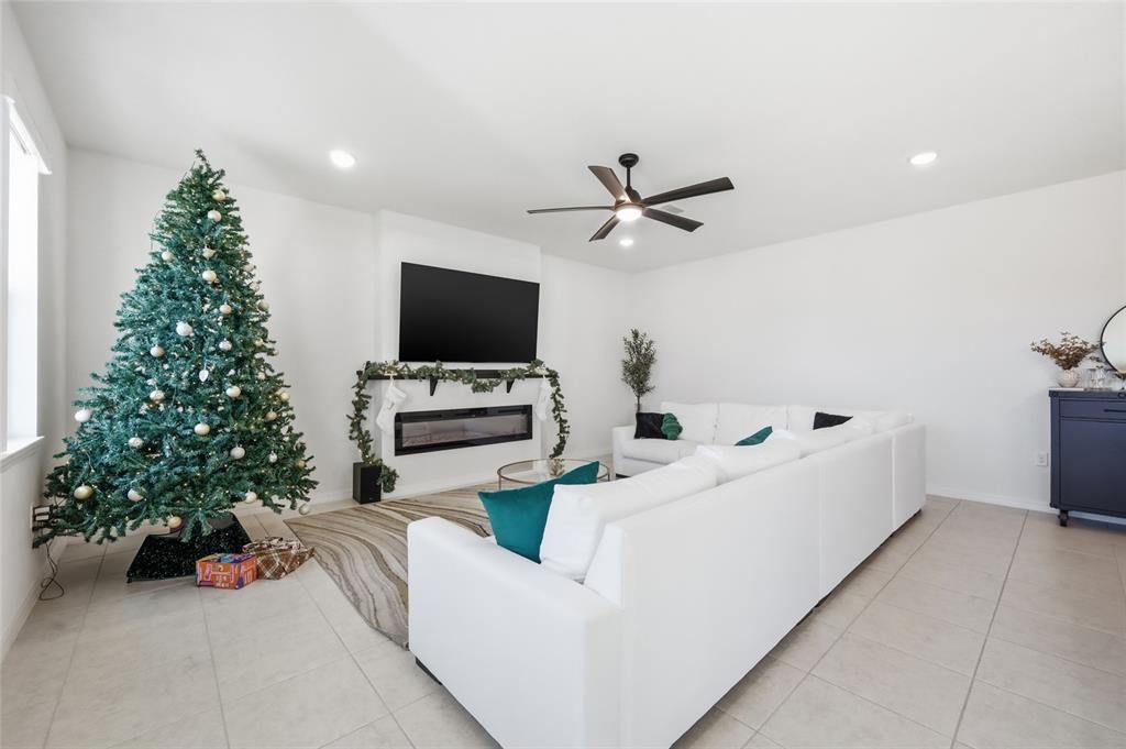 На продажу: $475,000 (4 спален, 3 ванн, 2845 Квадратных фут)