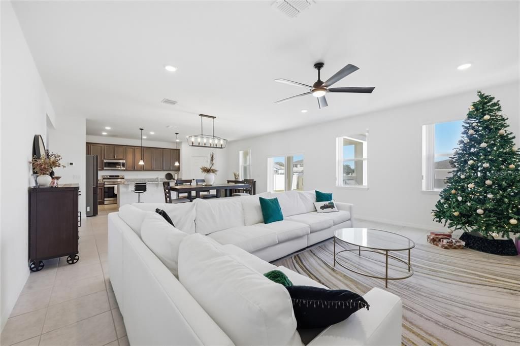 На продажу: $475,000 (4 спален, 3 ванн, 2845 Квадратных фут)