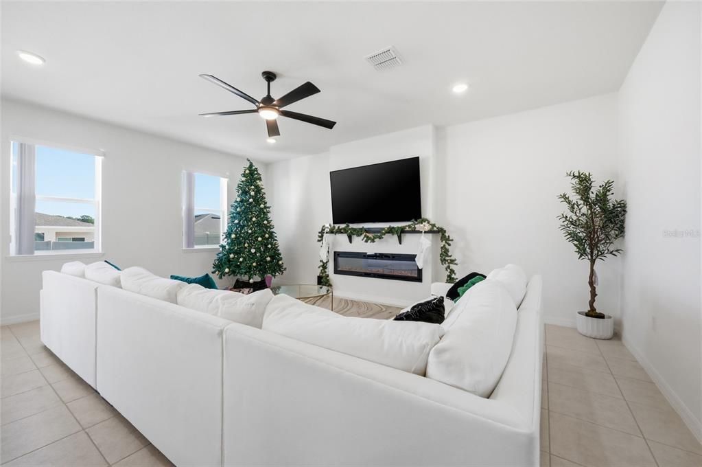 На продажу: $475,000 (4 спален, 3 ванн, 2845 Квадратных фут)