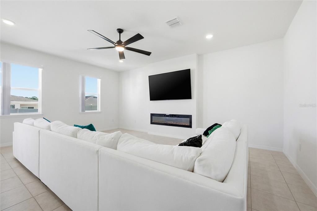 На продажу: $475,000 (4 спален, 3 ванн, 2845 Квадратных фут)