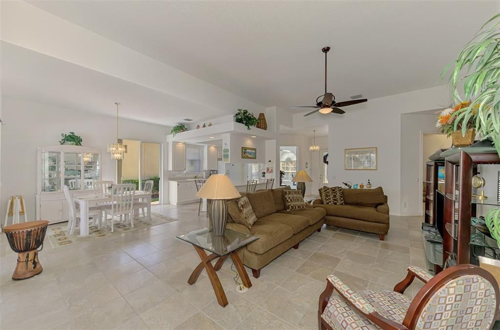 待售: $540,000 (3 贝兹, 3 浴室, 2000 平方英尺)