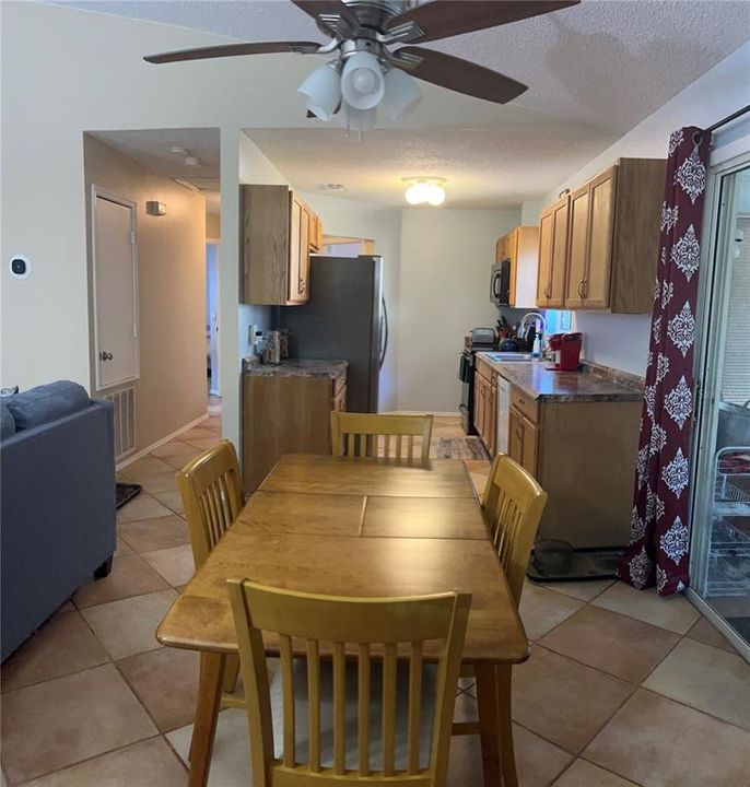 En Venta: $220,000 (2 camas, 2 baños, 1040 Pies cuadrados)