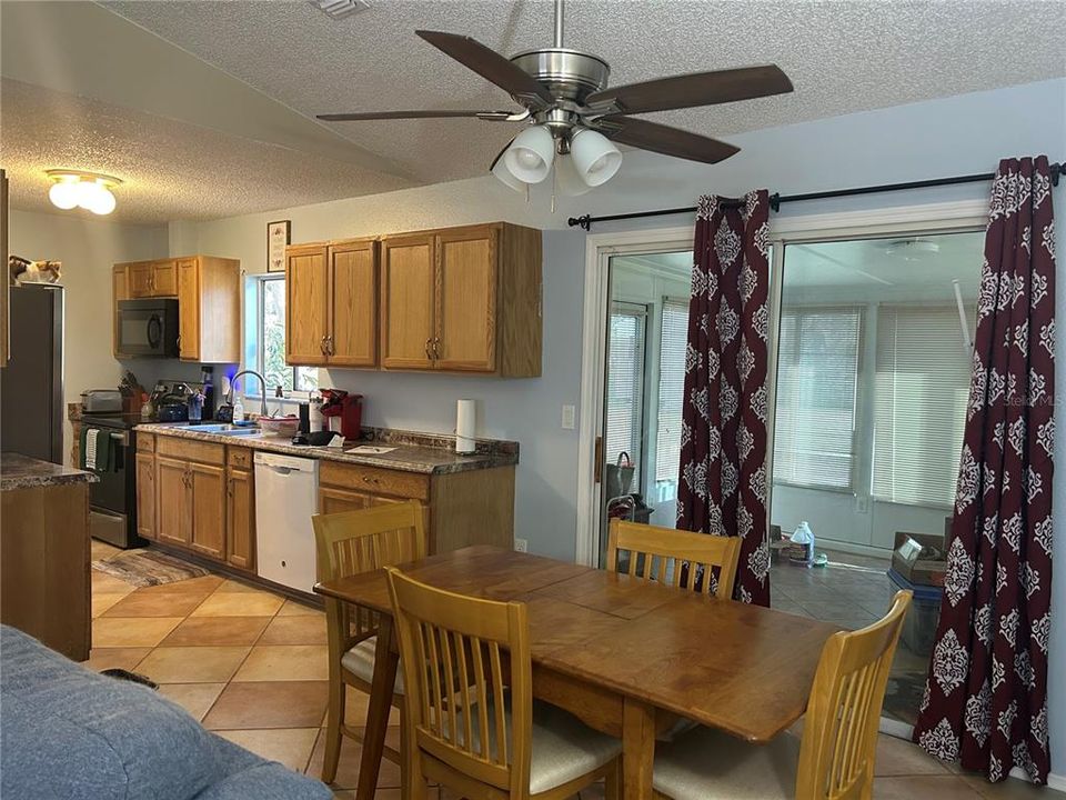 En Venta: $220,000 (2 camas, 2 baños, 1040 Pies cuadrados)