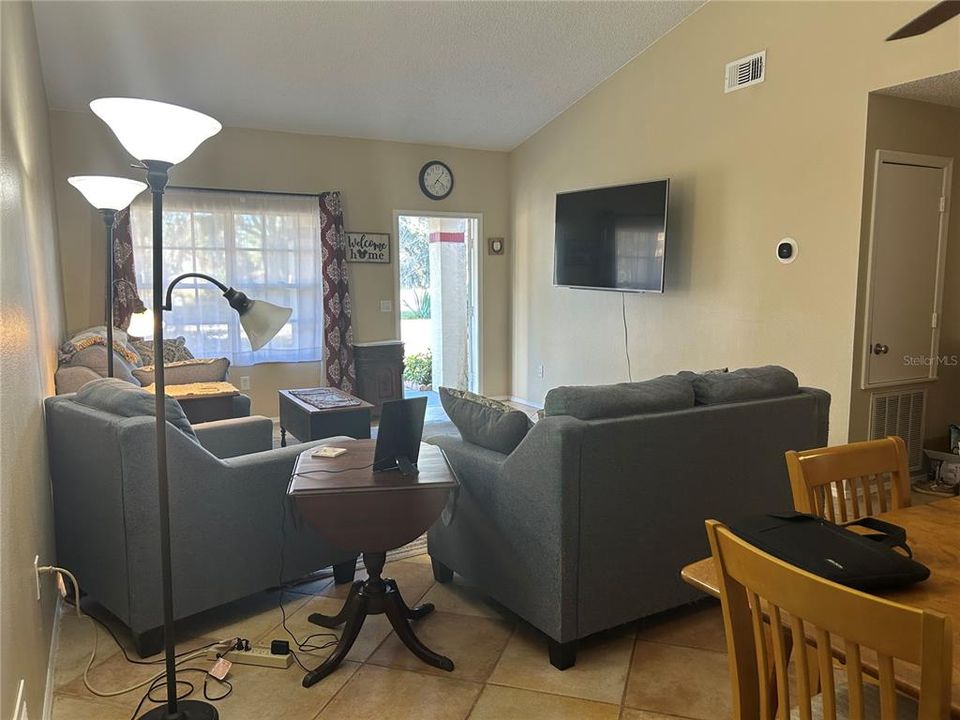 En Venta: $220,000 (2 camas, 2 baños, 1040 Pies cuadrados)