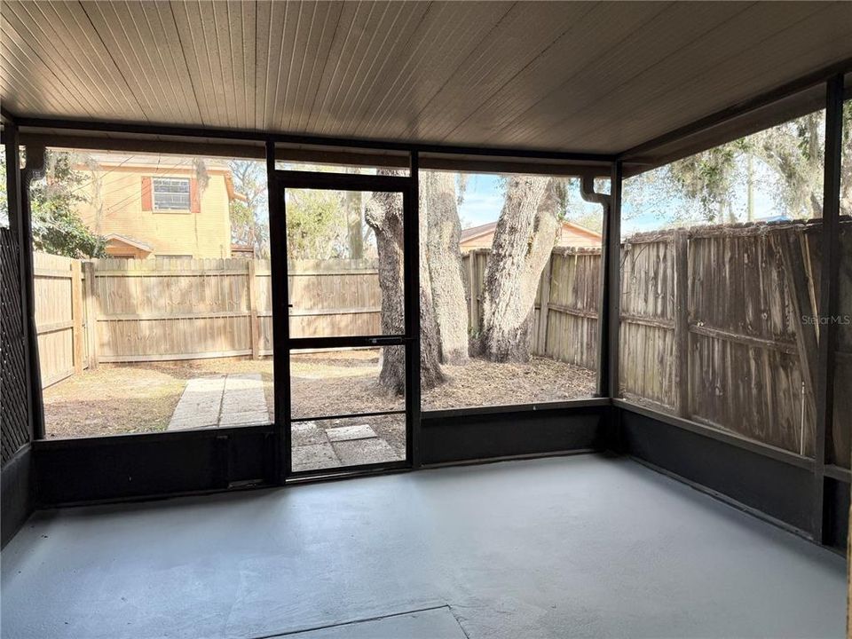 На продажу: $169,000 (2 спален, 2 ванн, 1138 Квадратных фут)