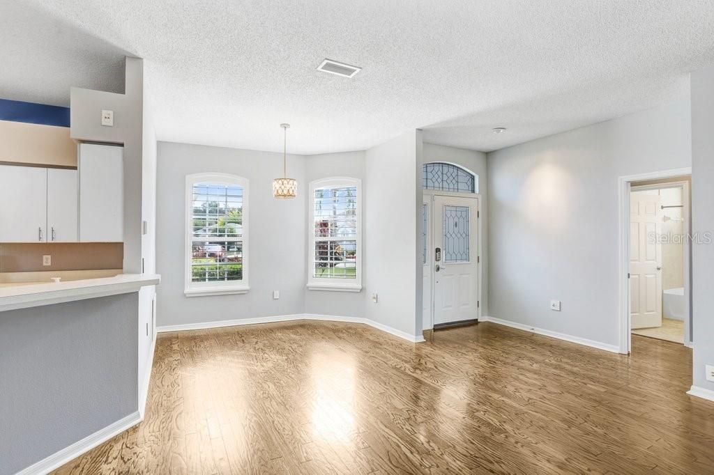 For Sale: $425,000 (3 beds, 2 baths, 1649 Square Feet)