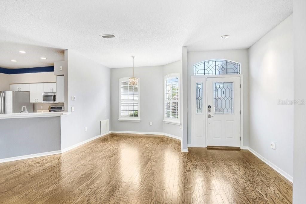 For Sale: $425,000 (3 beds, 2 baths, 1649 Square Feet)