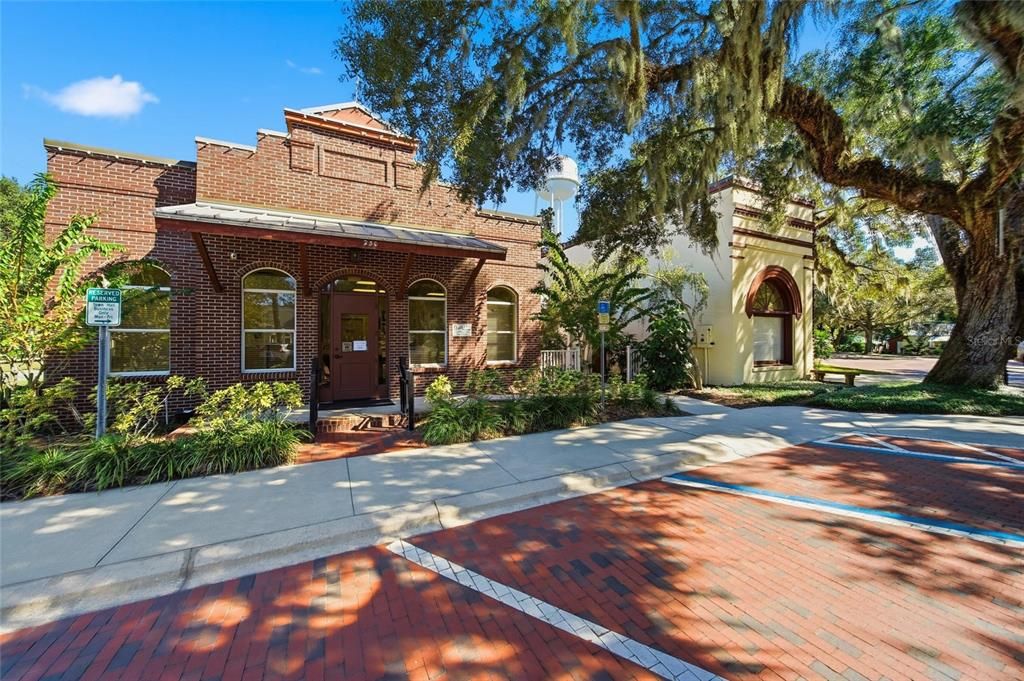 待售: $395,000 (0.28 acres)