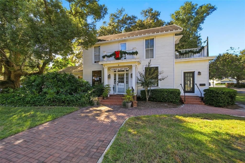 待售: $395,000 (0.28 acres)