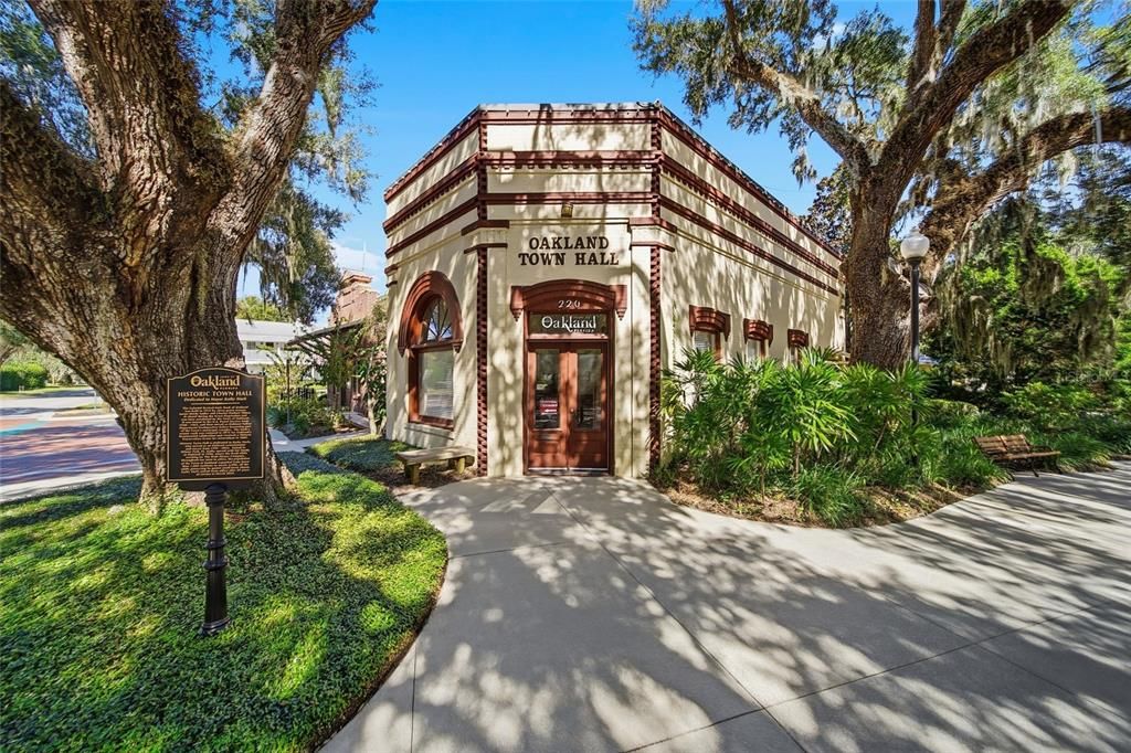 待售: $395,000 (0.28 acres)