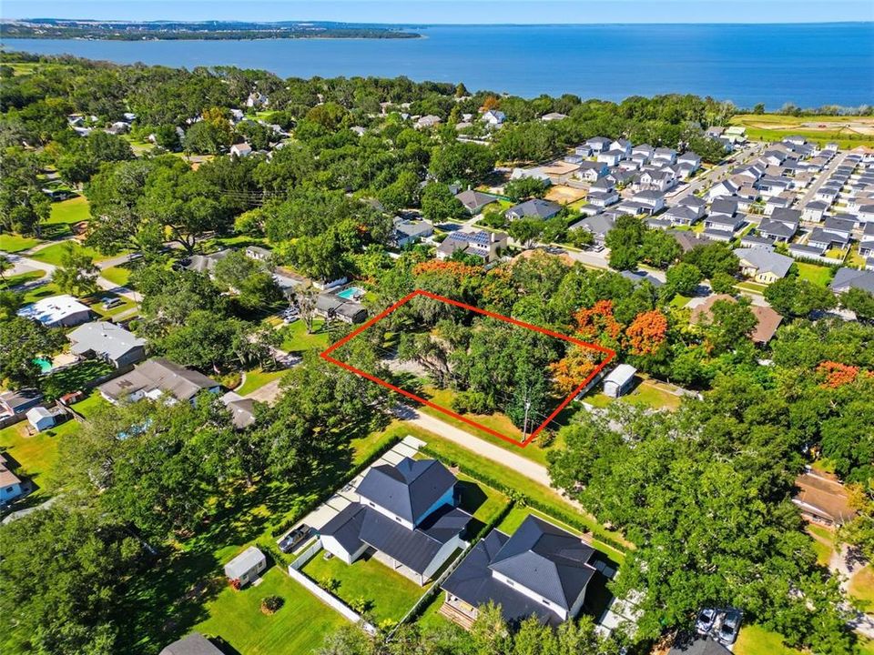 待售: $395,000 (0.28 acres)