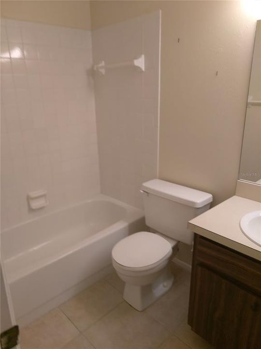 В аренду: $1,250 (2 спален, 1 ванн, 888 Квадратных фут)