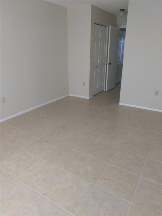 В аренду: $1,250 (2 спален, 1 ванн, 888 Квадратных фут)