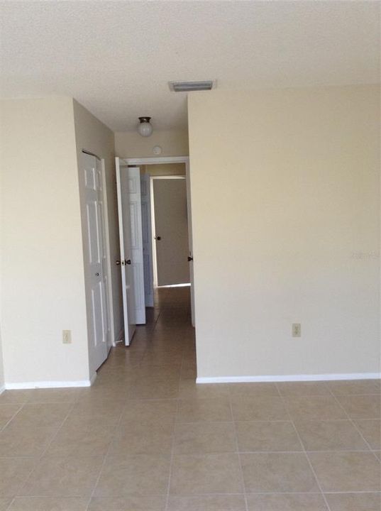 В аренду: $1,250 (2 спален, 1 ванн, 888 Квадратных фут)