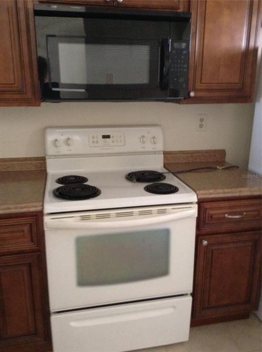 В аренду: $1,250 (2 спален, 1 ванн, 888 Квадратных фут)