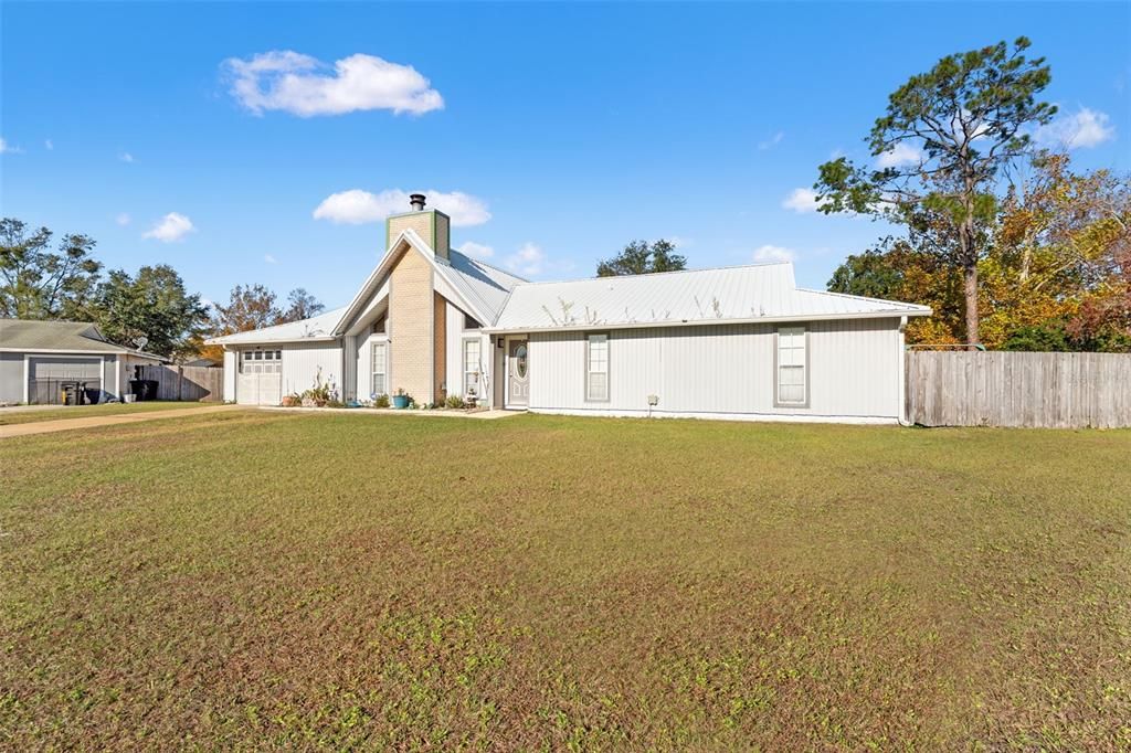 待售: $235,000 (5 贝兹, 3 浴室, 2375 平方英尺)