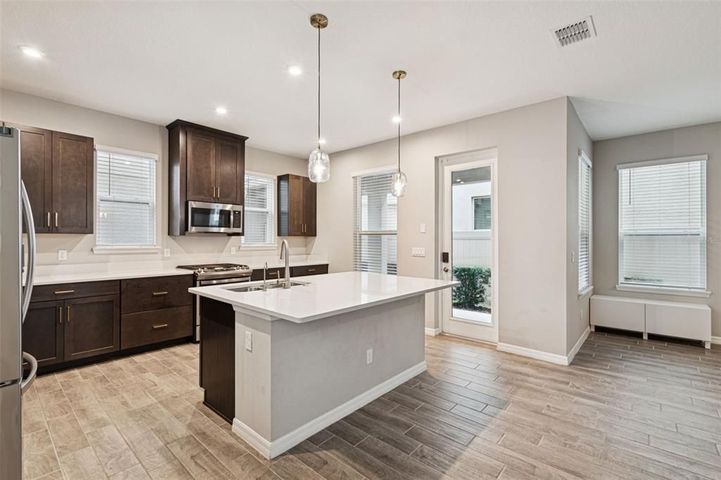 For Sale: $589,900 (3 beds, 3 baths, 2459 Square Feet)