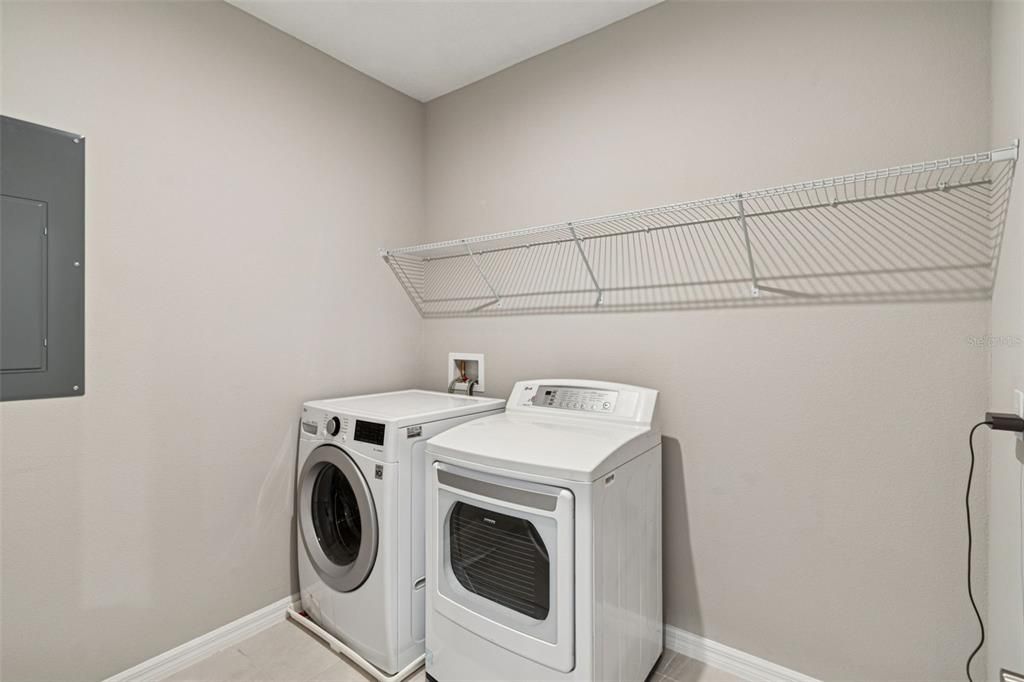 For Sale: $589,900 (3 beds, 3 baths, 2459 Square Feet)