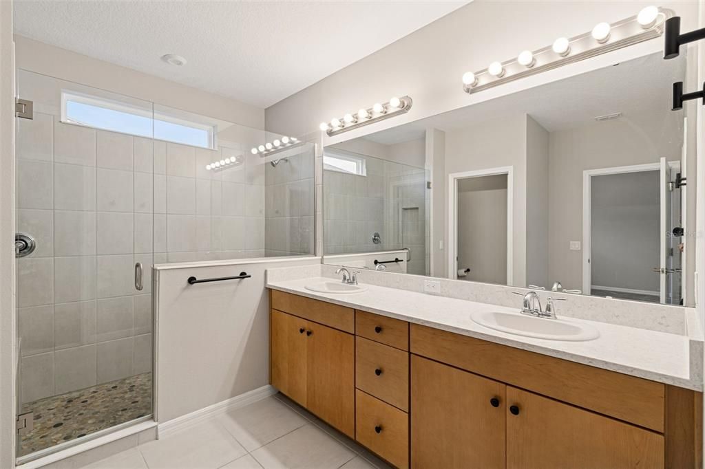 For Sale: $589,900 (3 beds, 3 baths, 2459 Square Feet)