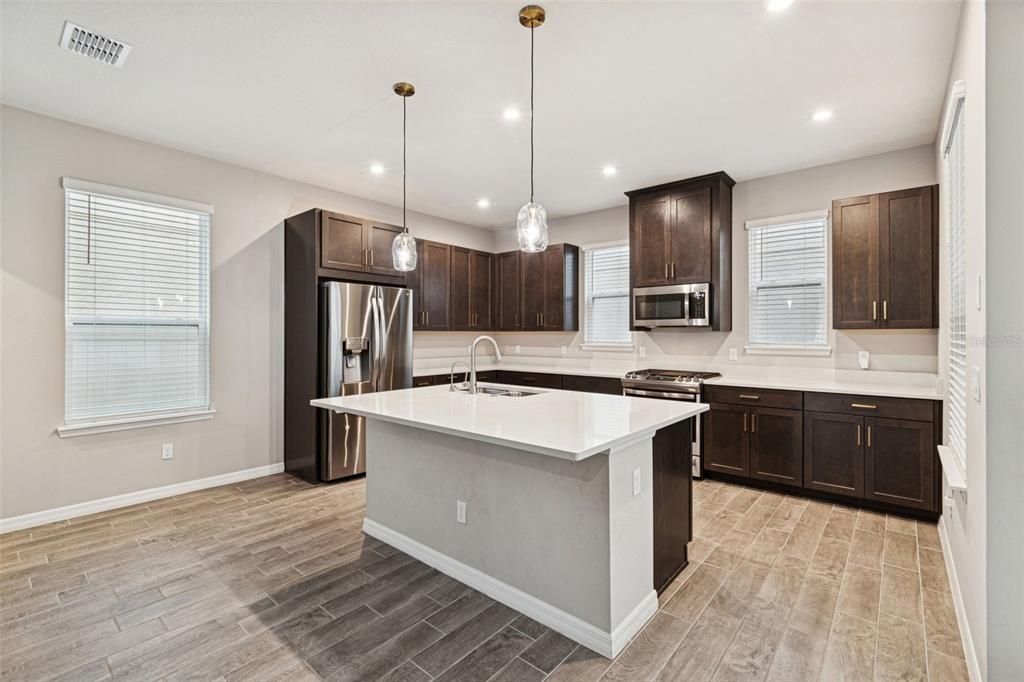 For Sale: $589,900 (3 beds, 3 baths, 2459 Square Feet)