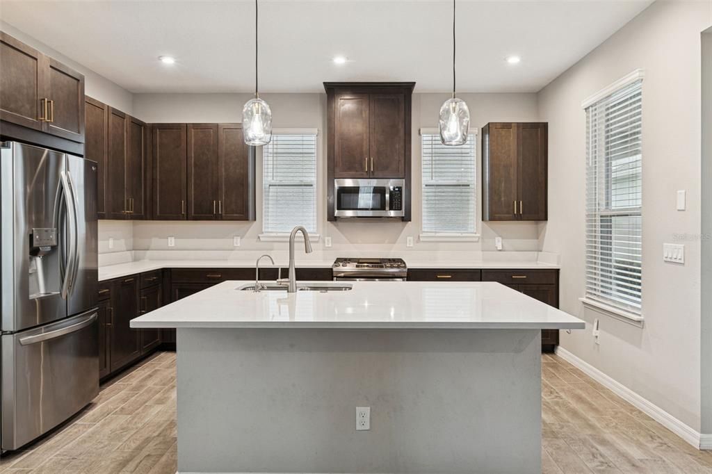 For Sale: $589,900 (3 beds, 3 baths, 2459 Square Feet)