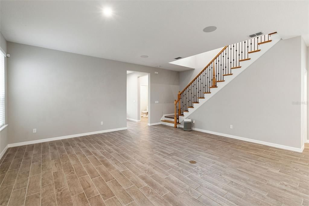 For Sale: $589,900 (3 beds, 3 baths, 2459 Square Feet)