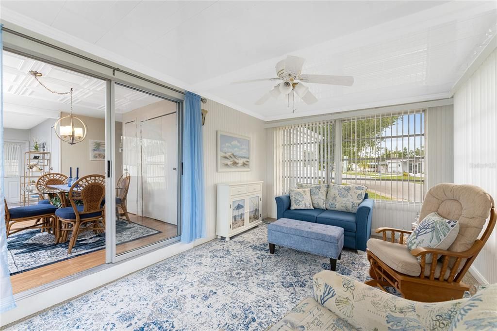 待售: $115,000 (2 贝兹, 2 浴室, 960 平方英尺)