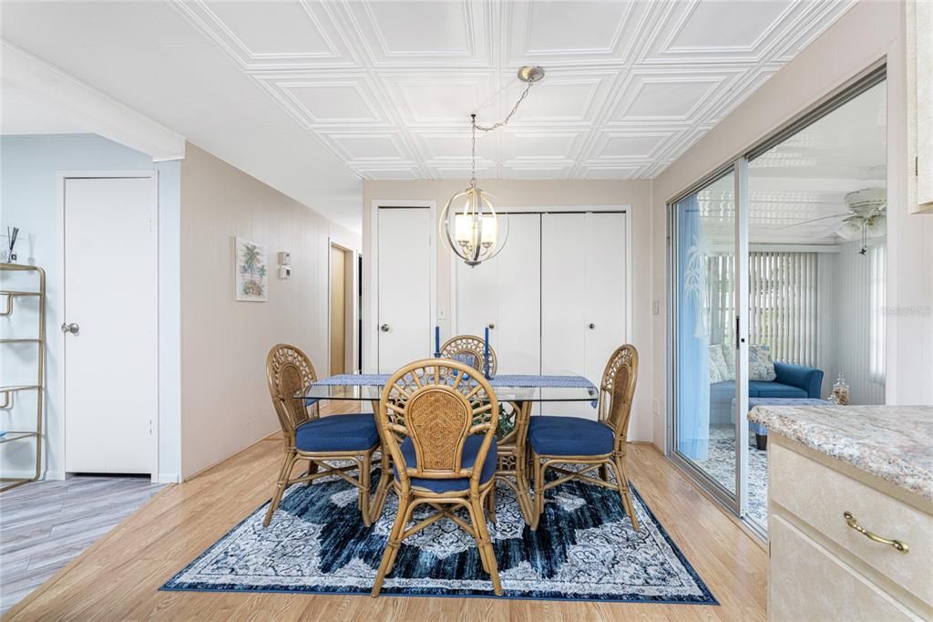 待售: $115,000 (2 贝兹, 2 浴室, 960 平方英尺)