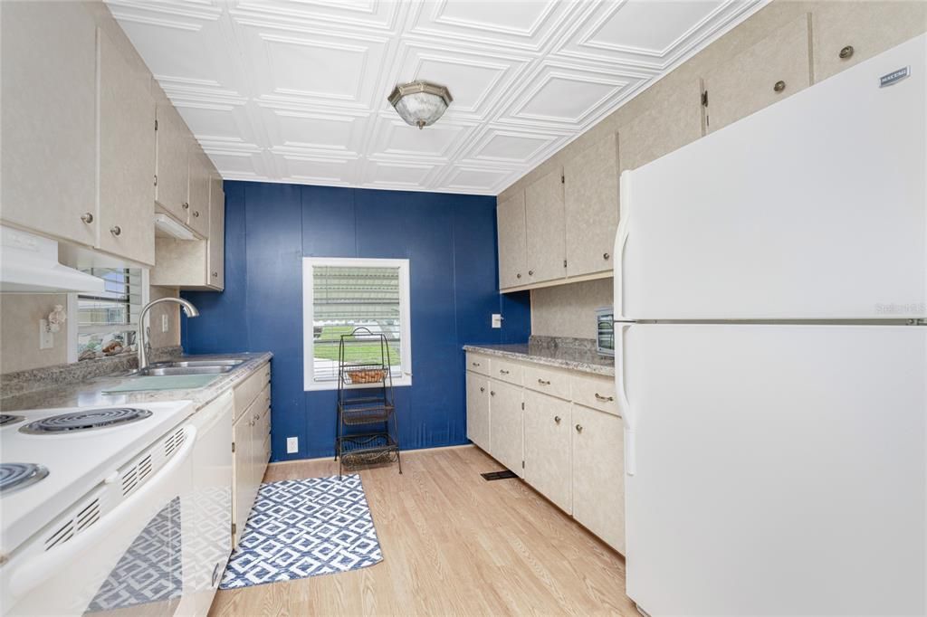 待售: $115,000 (2 贝兹, 2 浴室, 960 平方英尺)