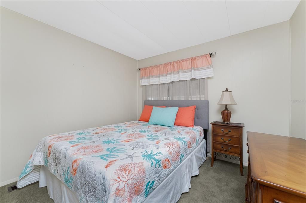 待售: $115,000 (2 贝兹, 2 浴室, 960 平方英尺)