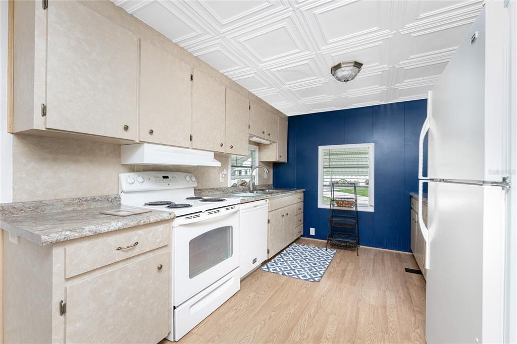 待售: $115,000 (2 贝兹, 2 浴室, 960 平方英尺)