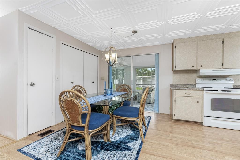 待售: $115,000 (2 贝兹, 2 浴室, 960 平方英尺)