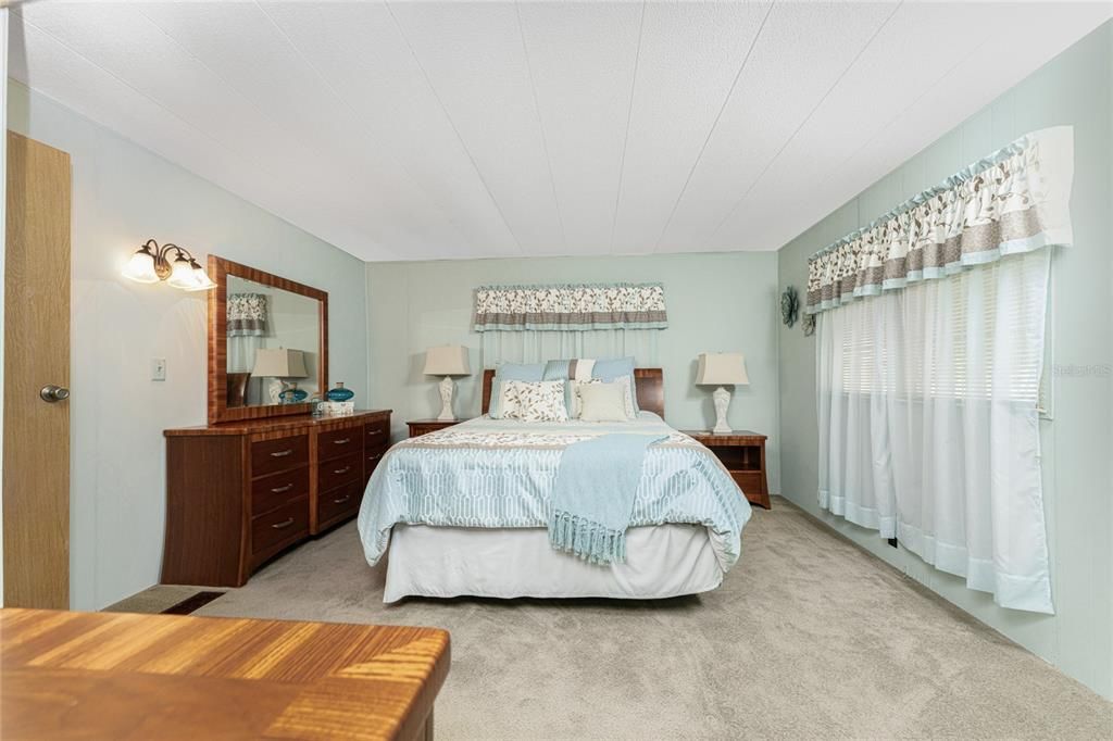 待售: $115,000 (2 贝兹, 2 浴室, 960 平方英尺)