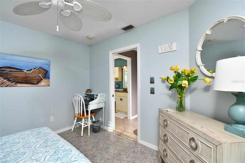 На продажу: $455,000 (2 спален, 2 ванн, 1469 Квадратных фут)