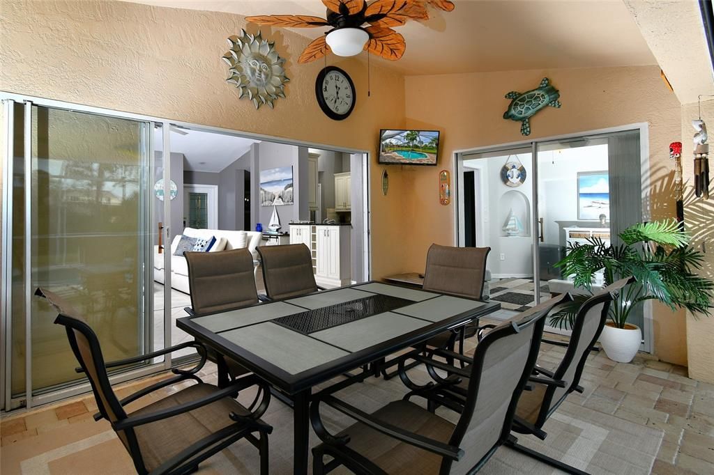 На продажу: $455,000 (2 спален, 2 ванн, 1469 Квадратных фут)