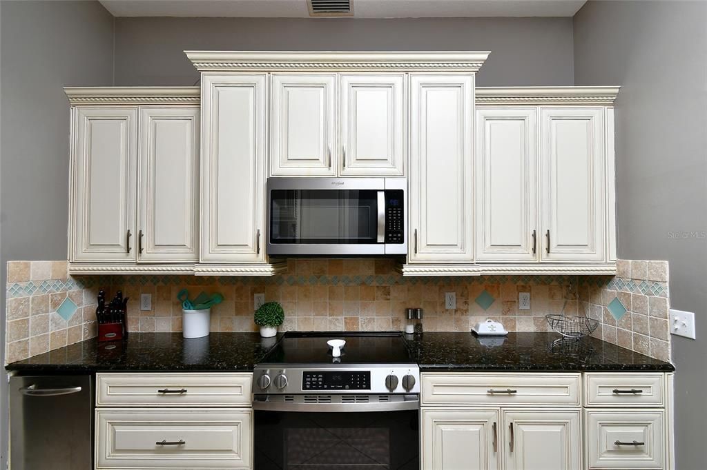 На продажу: $455,000 (2 спален, 2 ванн, 1469 Квадратных фут)