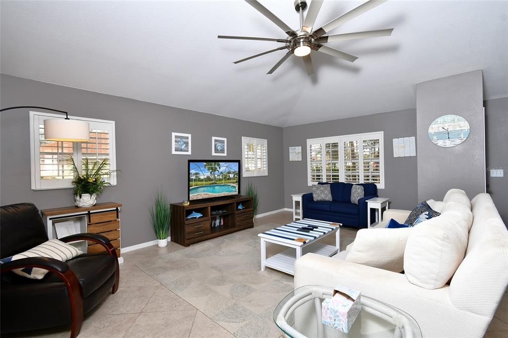 На продажу: $455,000 (2 спален, 2 ванн, 1469 Квадратных фут)