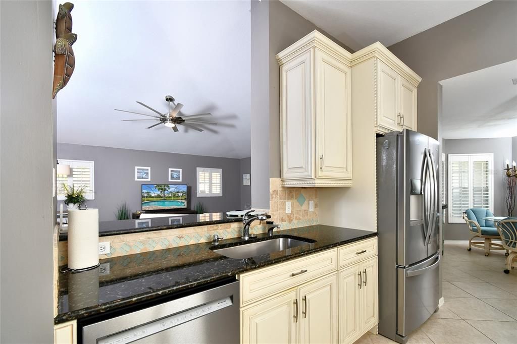 На продажу: $455,000 (2 спален, 2 ванн, 1469 Квадратных фут)