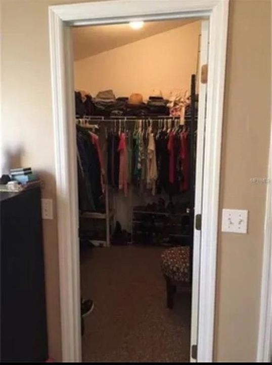 В аренду: $1,875 (3 спален, 2 ванн, 1374 Квадратных фут)