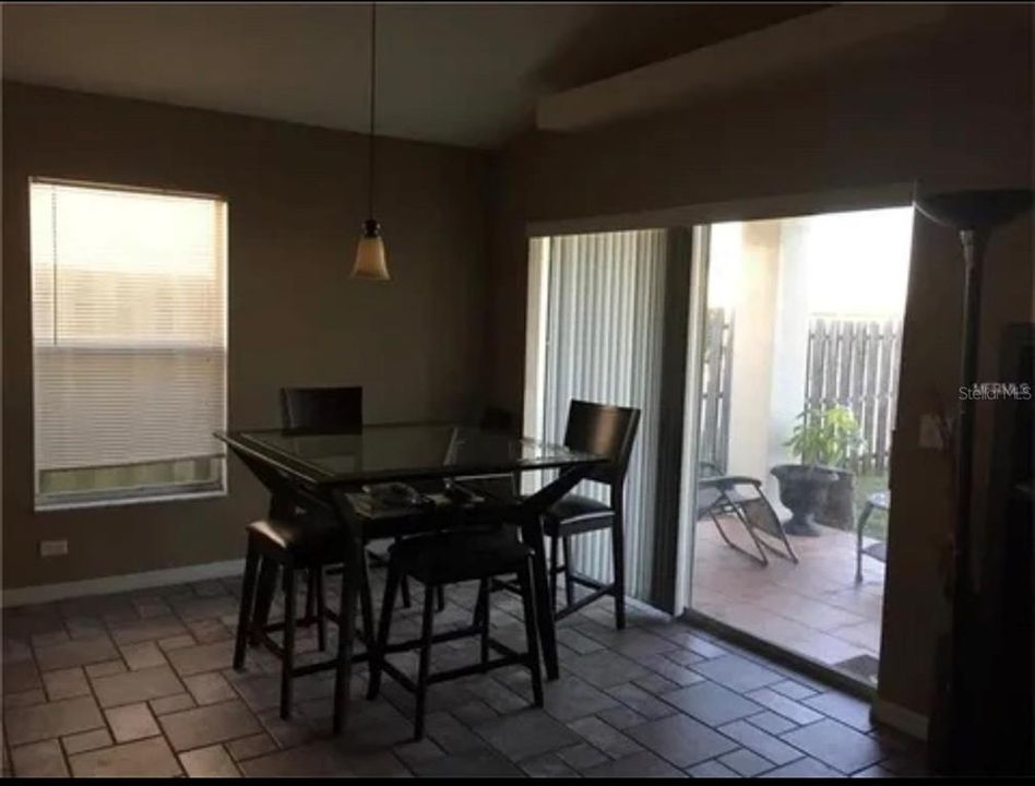 В аренду: $1,875 (3 спален, 2 ванн, 1374 Квадратных фут)