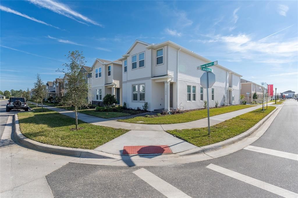 出租: $3,700 (4 贝兹, 4 浴室, 2931 平方英尺)